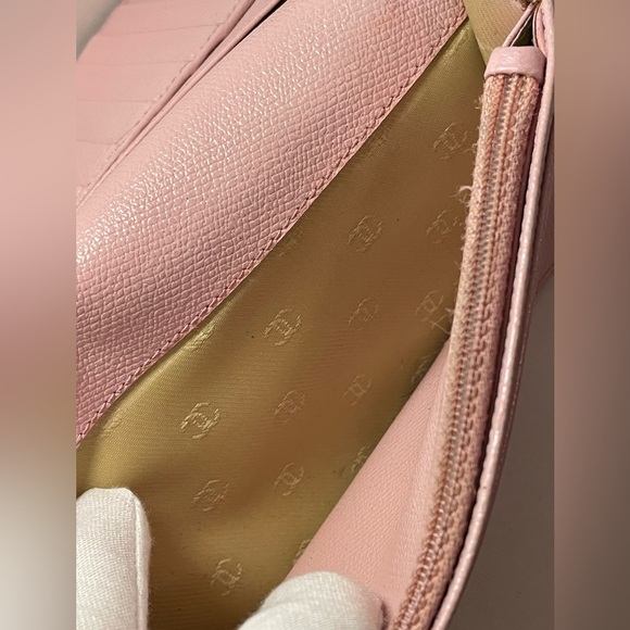 Chanel large flap wallet with chain - Picture 13 of 17